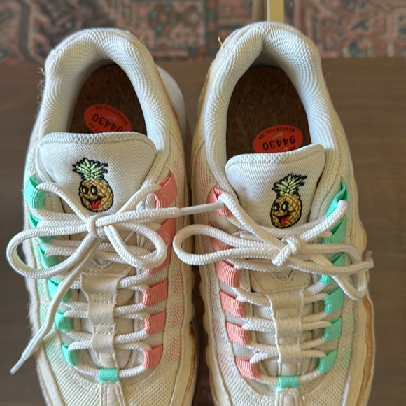 Limited edition pineapple Nike max airs - Picture 7 of 7